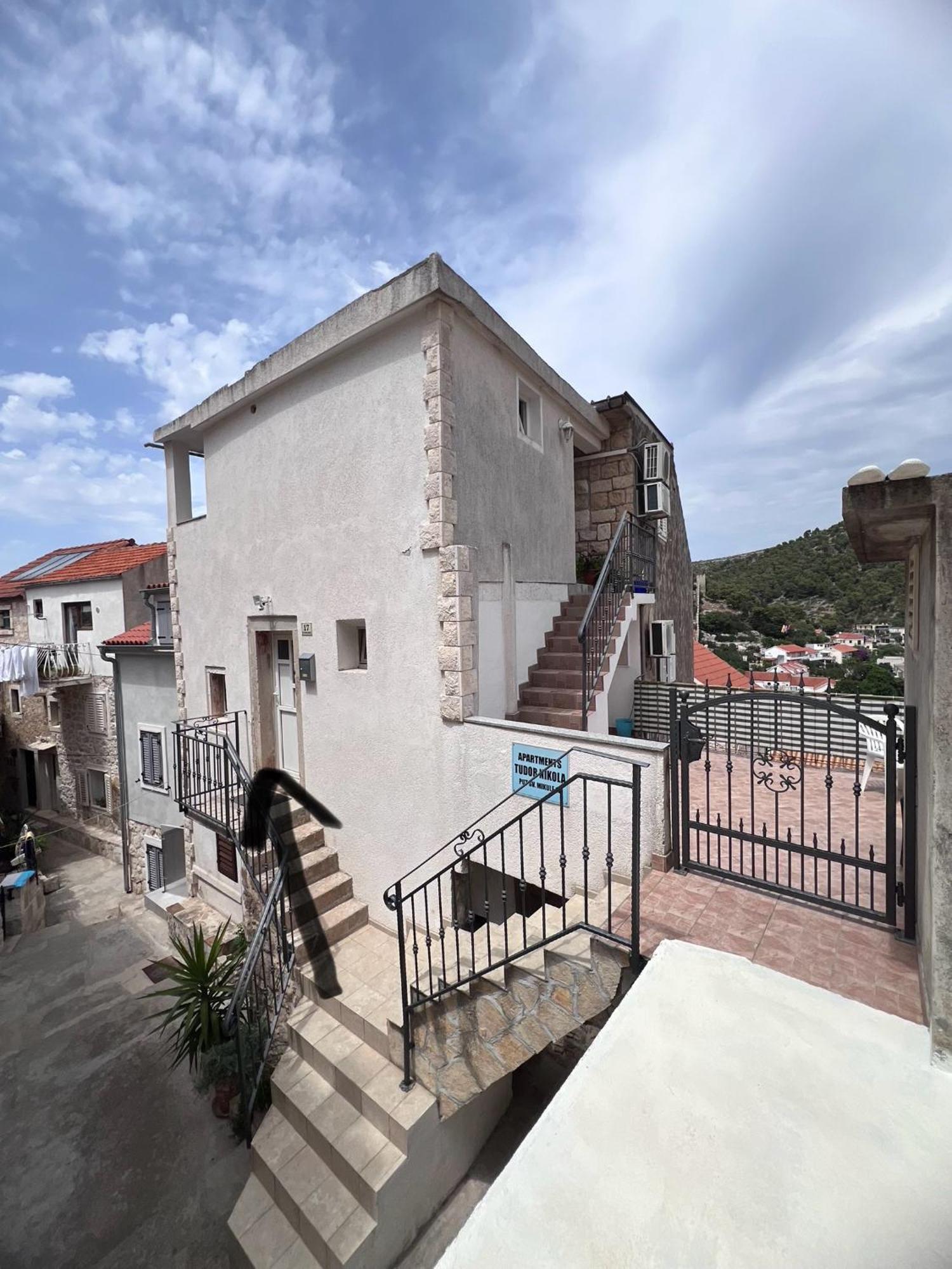 Apartments Tudor Nikola Hvar Town Dış mekan fotoğraf